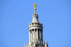 06-4 The Statue Of Civic Fame Sits Atop Manhattan Municipal Building From The Walk Near The End Of The New York Brooklyn Bridge